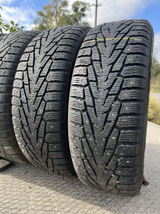 Шини 235/65/17 Як нові‼️; Nokian; зимові; резина склад R17