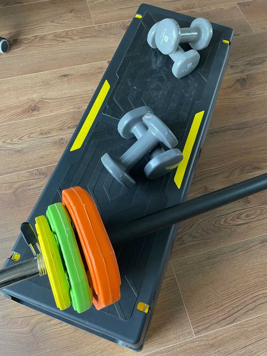 Kit Completo de Ginásio em Casa com Passadeira, TV e Pesos Diversos