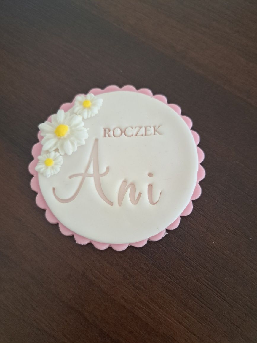 Tabliczka na tort z masy cukrowej