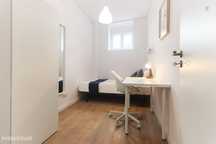 718930 - Quarto com cama de solteiro em...