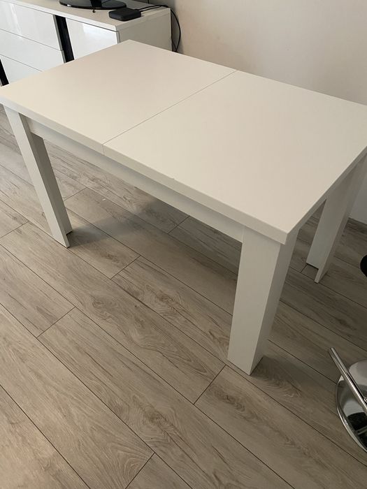 Stół kuchenny rozkladany.