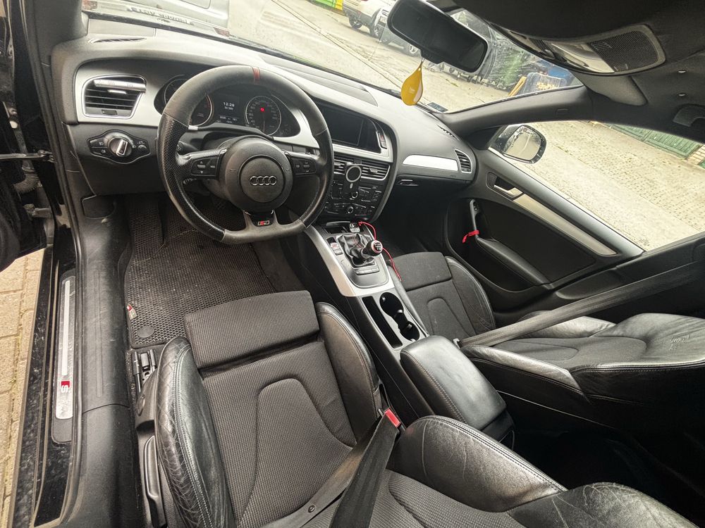 Audi A4 B8 2.0 TDI S-Line
