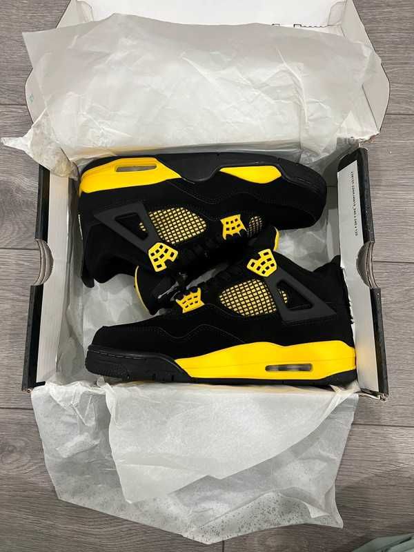 Buty do koszykówki Jordan 4 Air Retro Thunder nowy z metką R.44