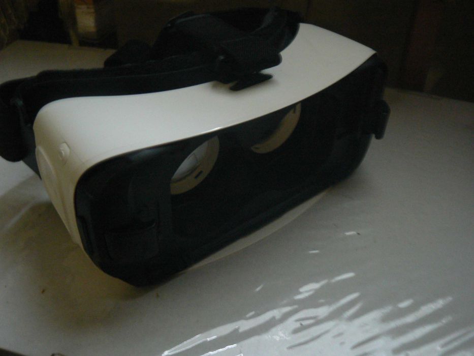 Очки виртуальной реальности SAMSUNG GEAR VR