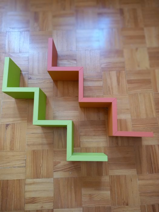 2 Prateleiras de quarto de criança