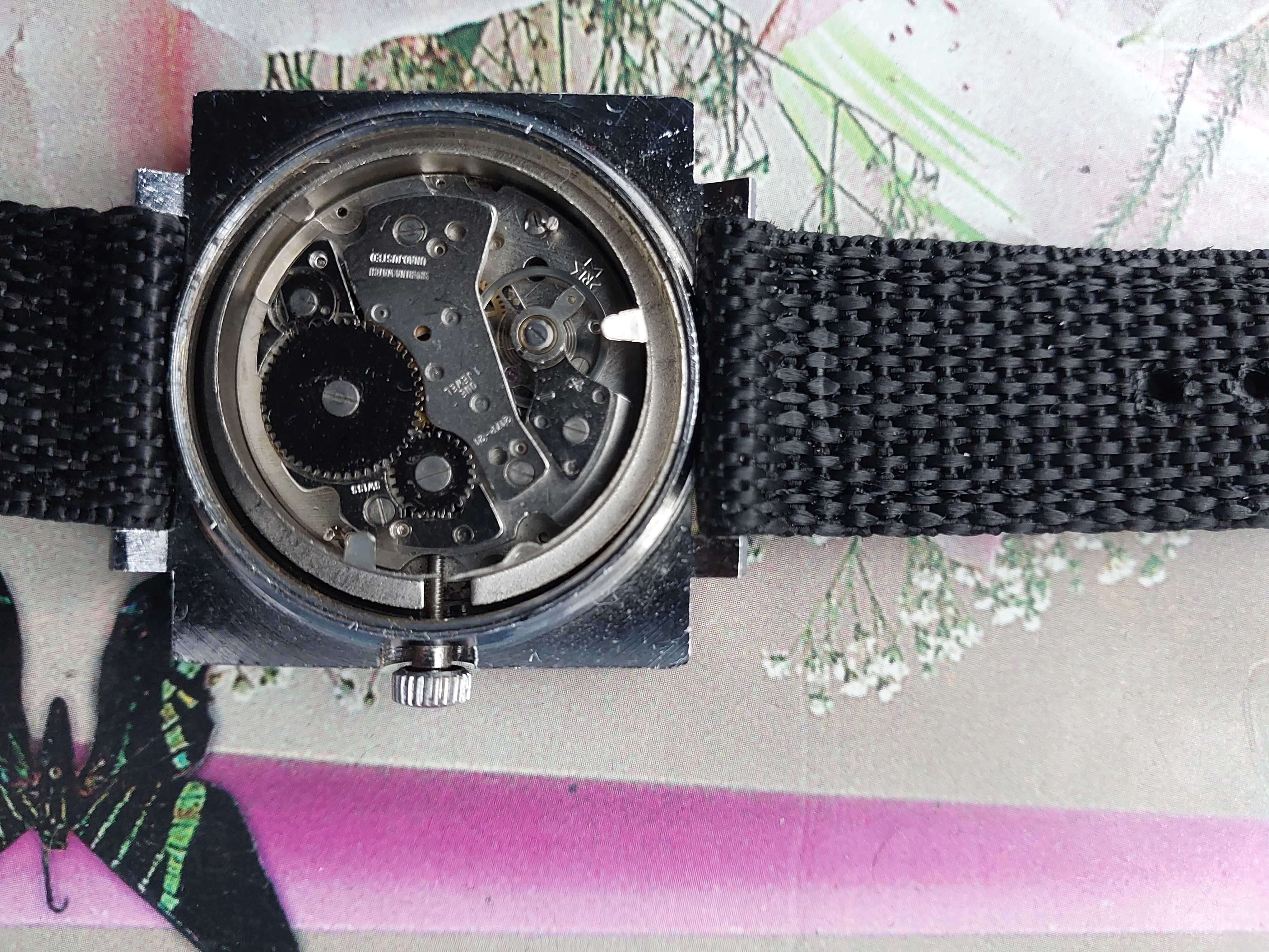 Zegarek Homex De Luxe z kalendarzem szer kop bez kor 37-33 mm.