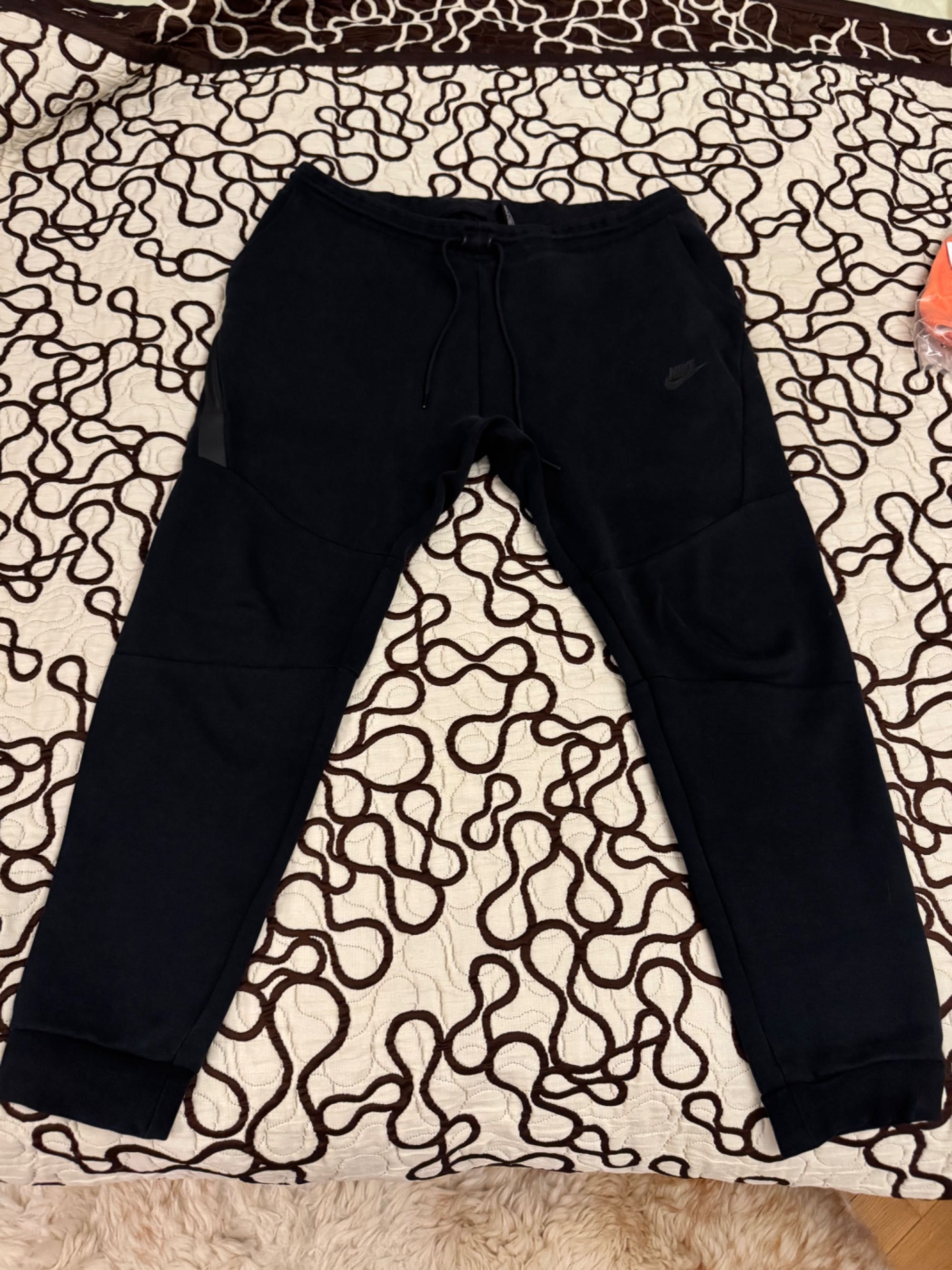 Продам оригінальні штани Nike Tech Fleece Розмір L/M