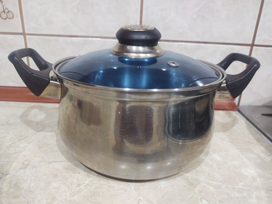 Garnek + pokrywka 2 L