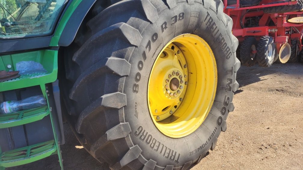 Трактор JD 8340R