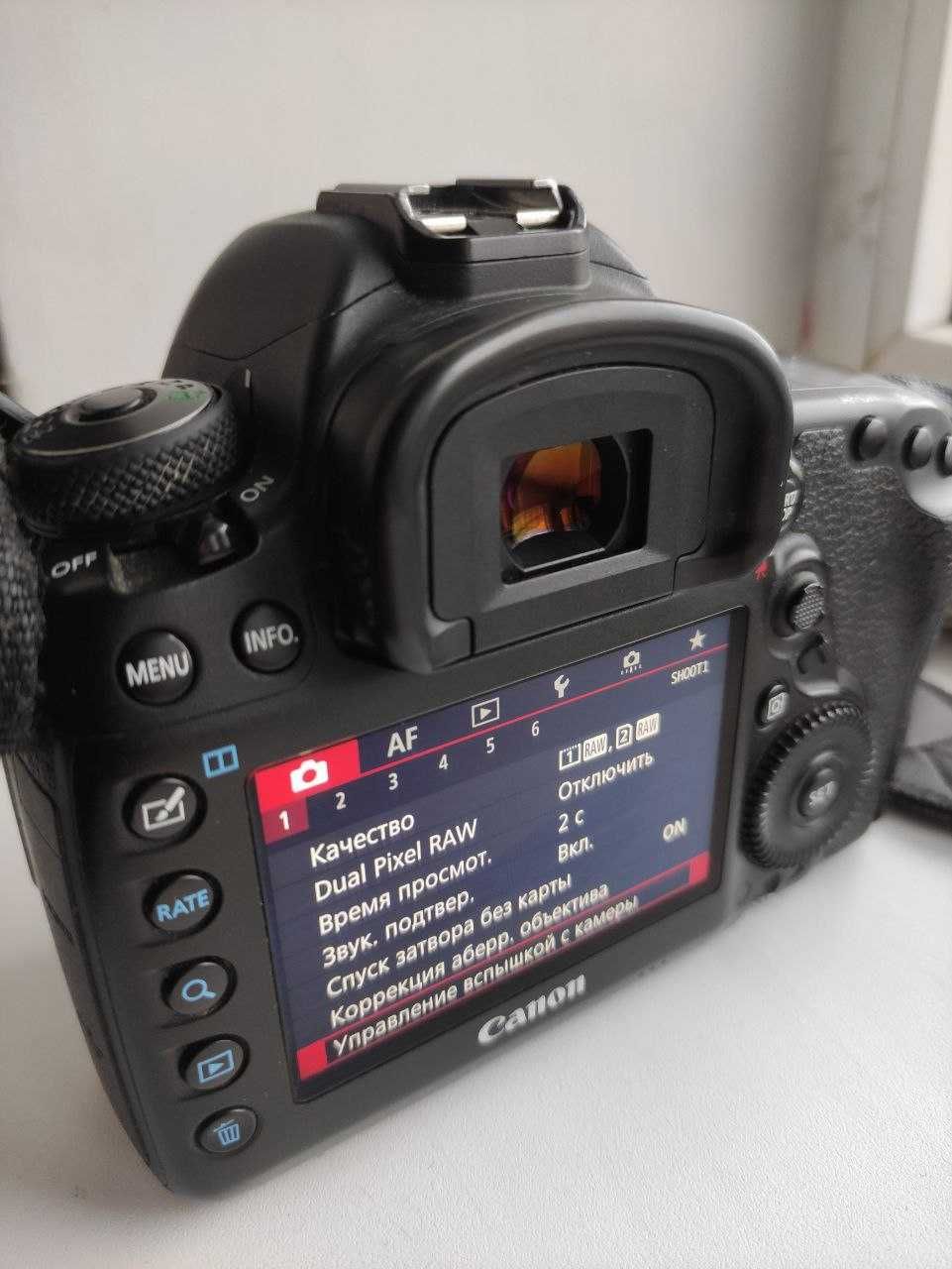 Canon 5D Mark IV 4