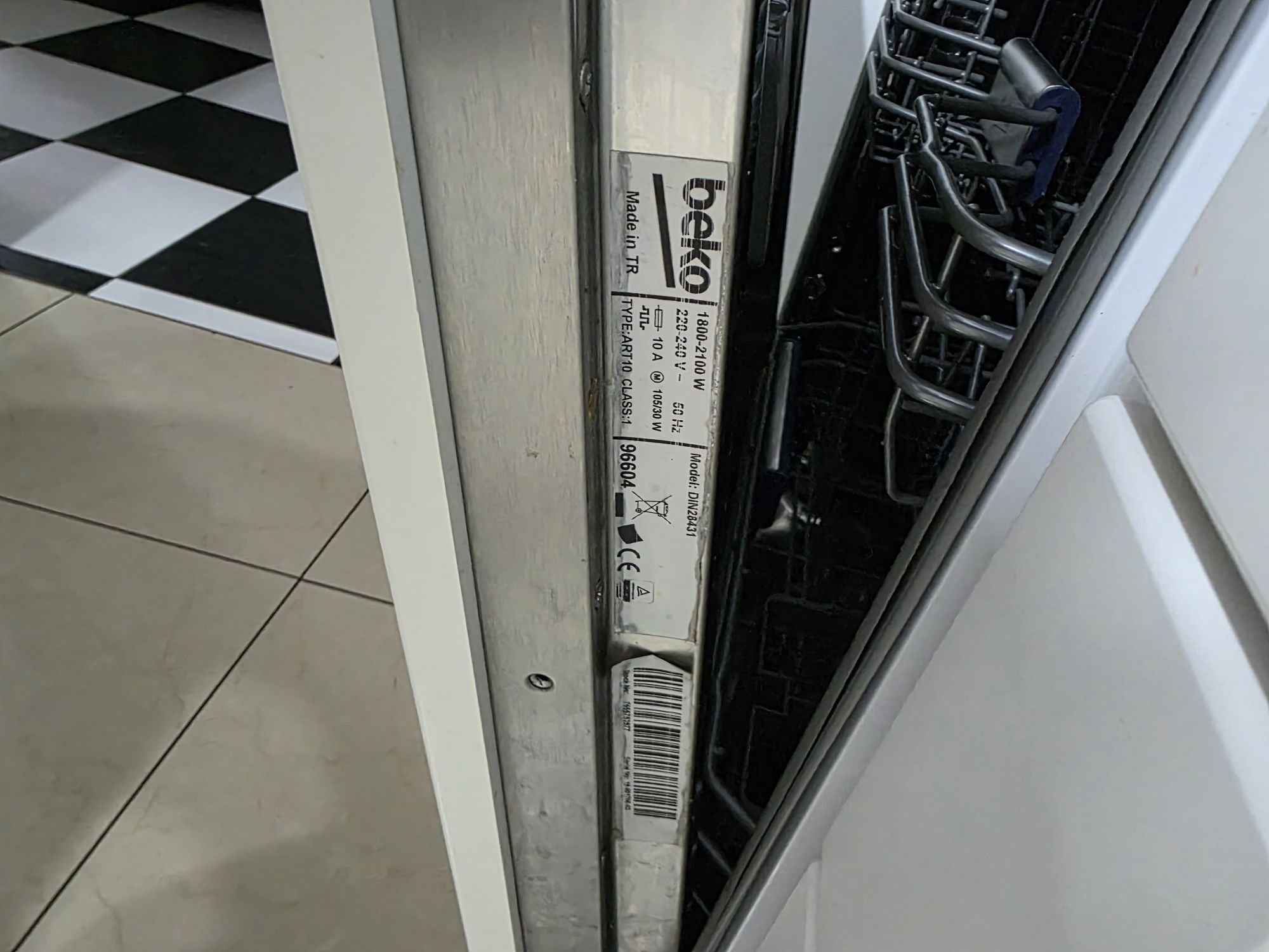 Sprzedam niesprawną zmywarkę Beko 60cm na części / do naprawy