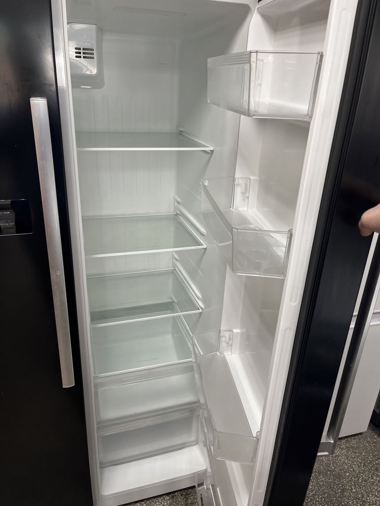 Холодильник side by side чорний