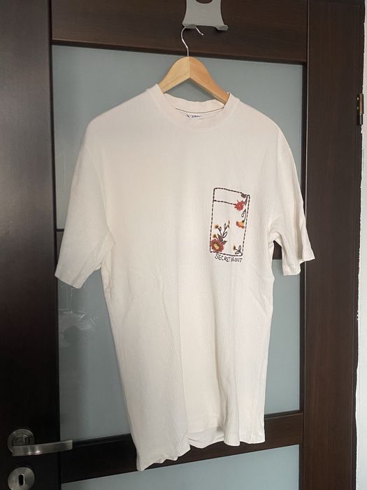 Koszulka z haftem Zara