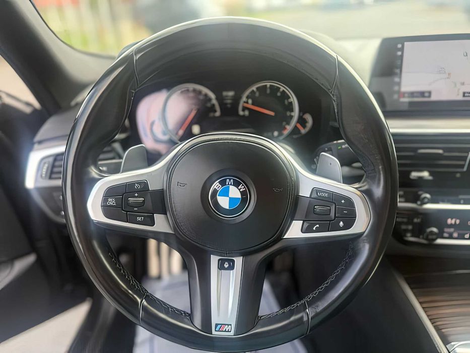 BMW 5 Series      2018