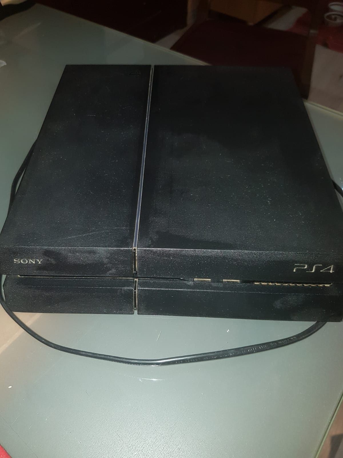 Konsola PlayStation 4