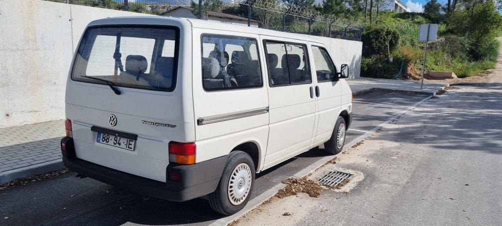 VW Transporter 2.4D 9 lugares 126000km