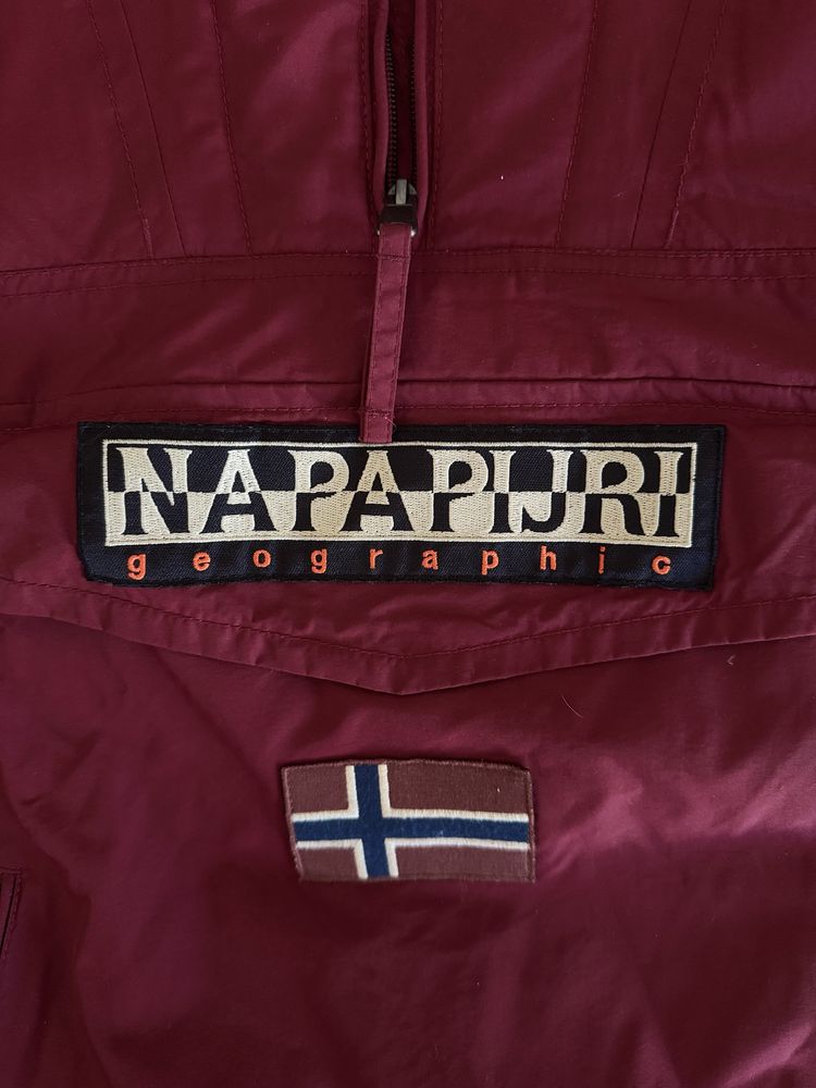 Куртка Napapijri розмір Л. Оригінал