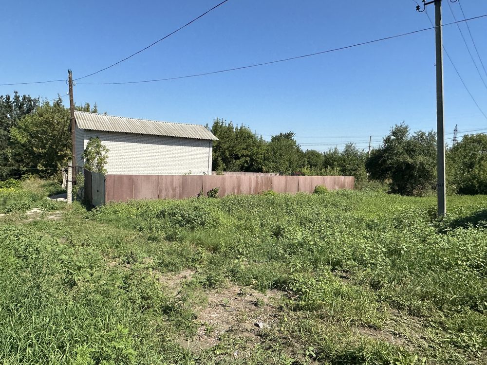 Продам двух этажный дом с участком 8 соток