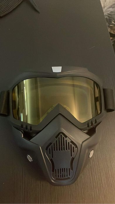 Maska sportowa z goglami