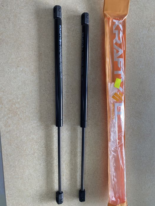 Амортизатор скла багажника Kia Sportage кіа спортейдж