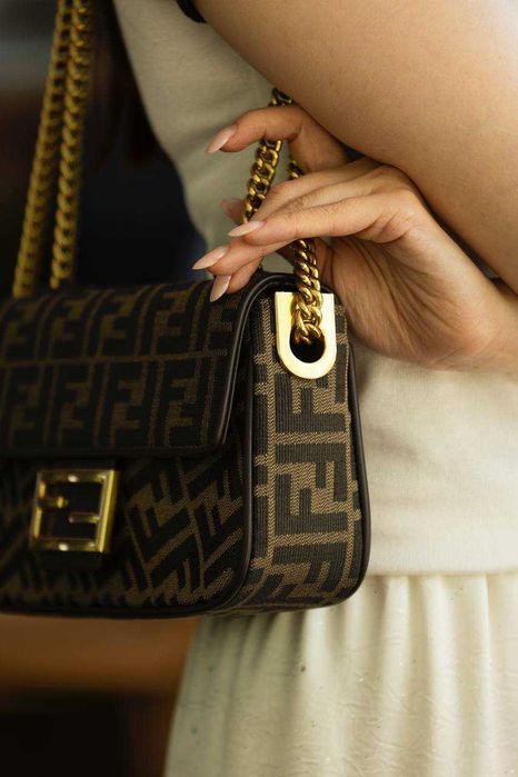 Cумка через плече з жаккардової тканини+ теляча шкіра FF Fendi.