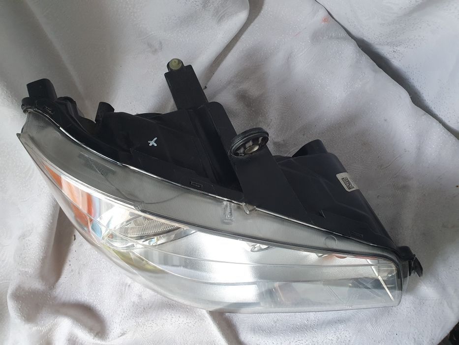 Lampa prawa przednia Chrysler Grand Voyager przód