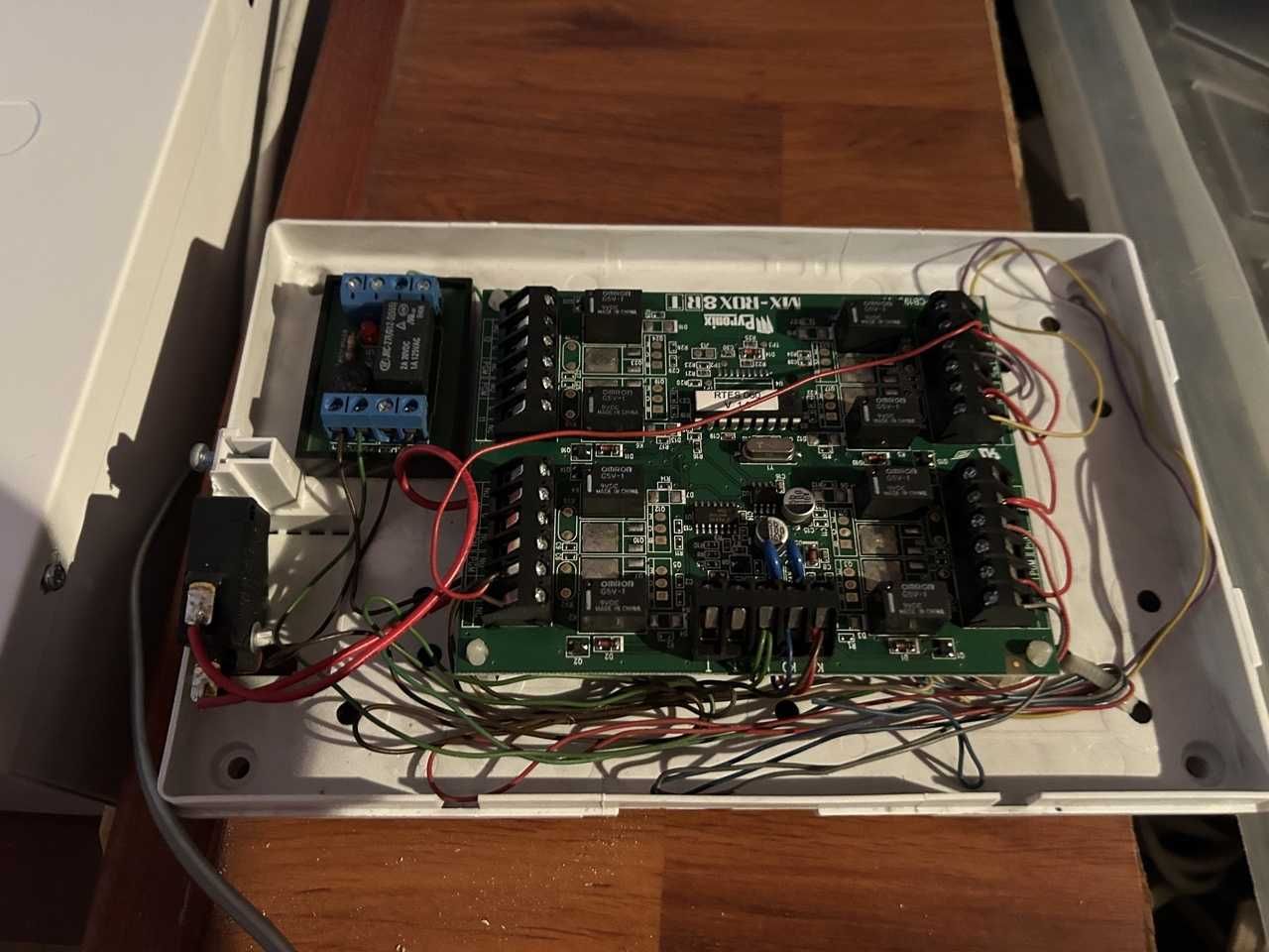 System alarmowy Pyronix Matrix 832+ Duży zestaw!