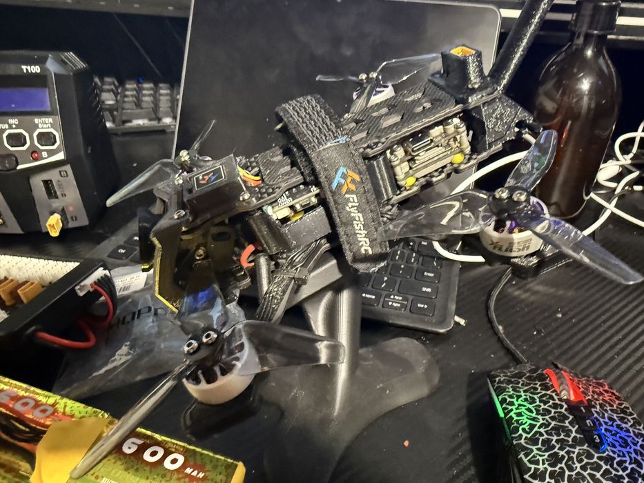 Mega zestaw dron 3” fpv plis zaadowe czesci ladowarka baterie