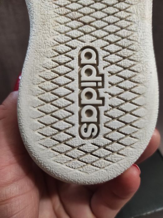 Buciki Adidas dla dziewczynki