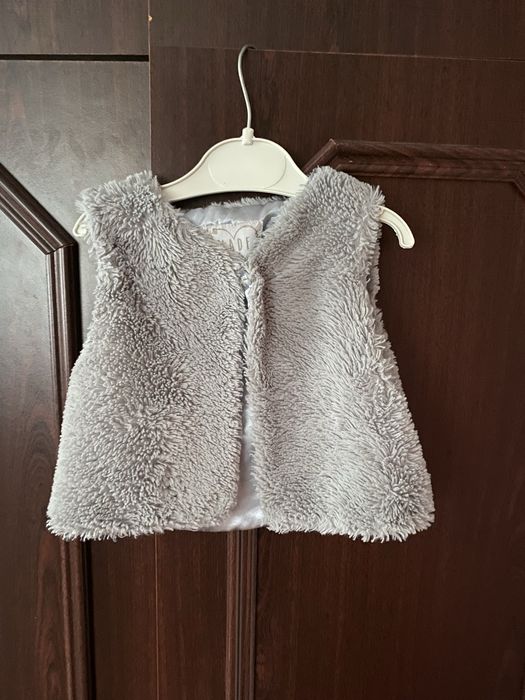 Теплі кофтинки в гарному стані, і жилетка