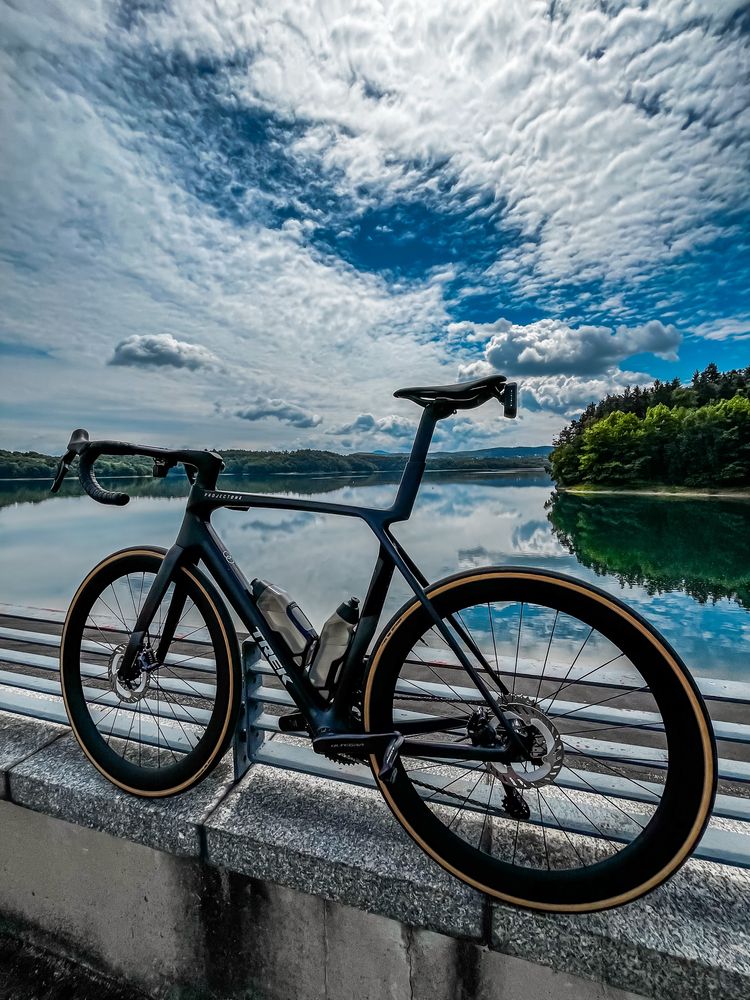 Trek Madone SLR 7, gen 8, rozm: L, suport Ceramic Speed, Oklejony