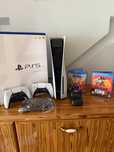 [PS5] Konsola SONY PlayStation 5 z napędem + Pad + 2 Gry + Stacja ładu