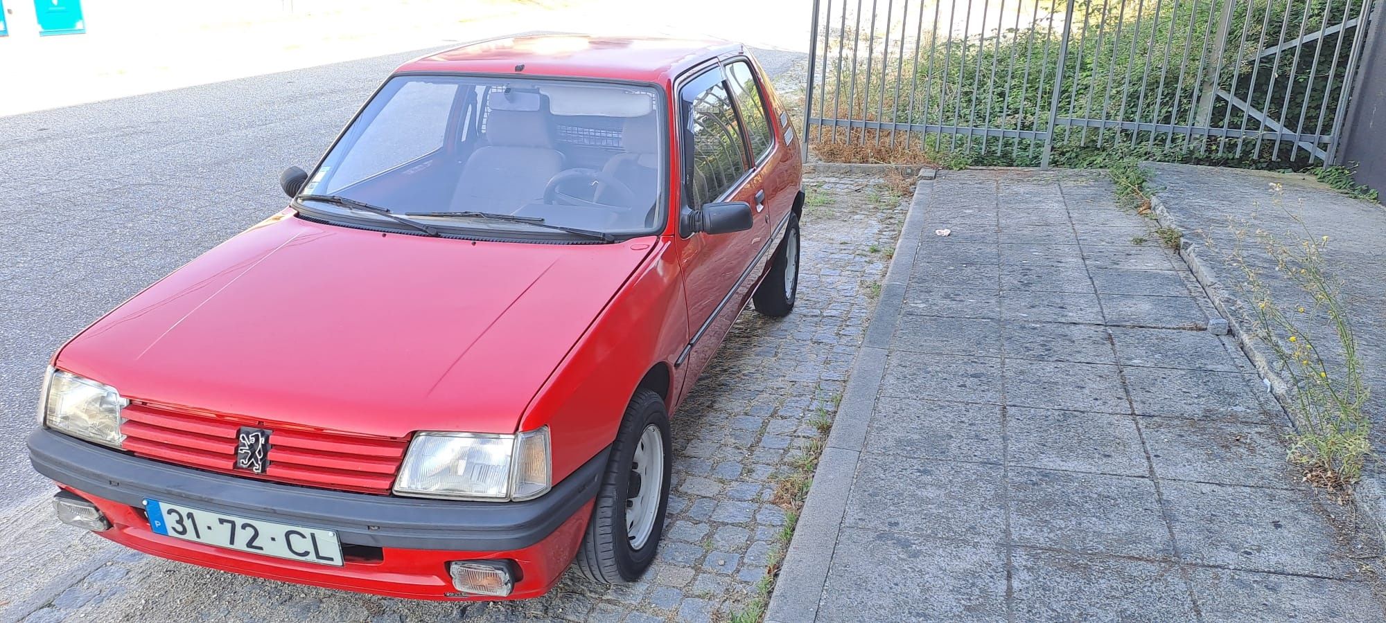 Peugeot 205 comercial