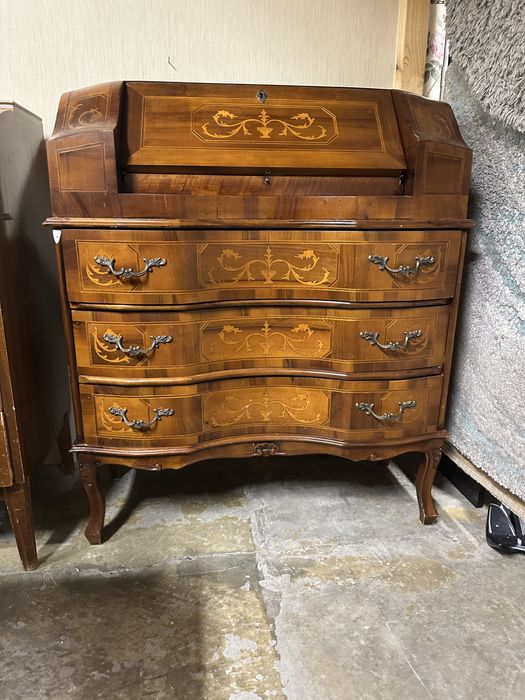 Стара скриня у чудовому стані