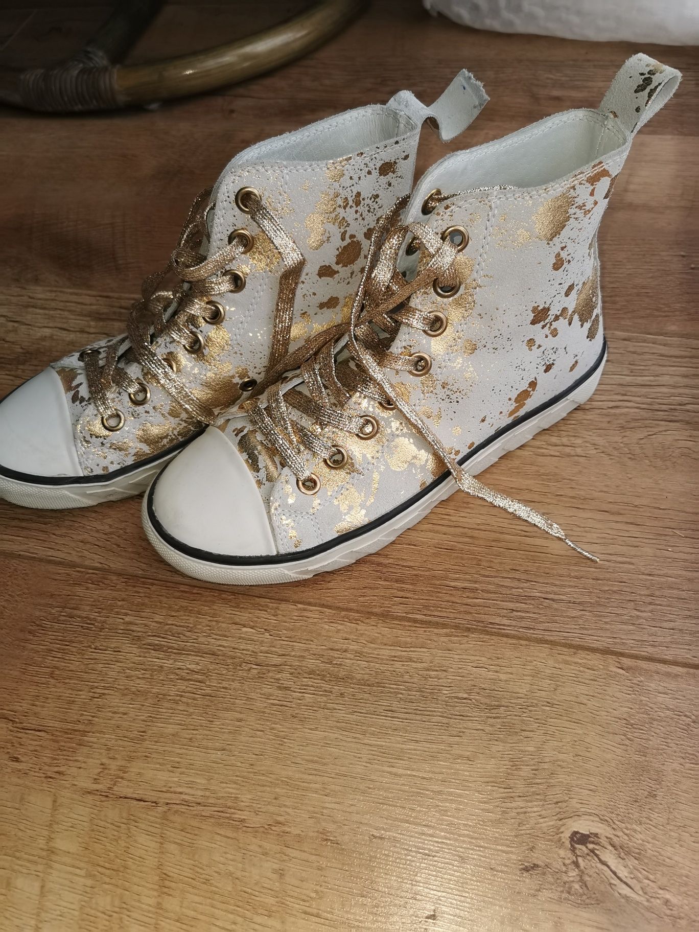 Buty trampki złote Relaks r. 36