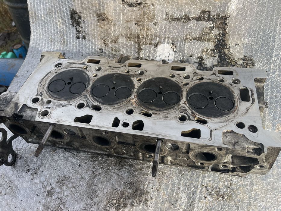 ГБЦ 1.6 hdi, распредвал, блок двс, поршни.