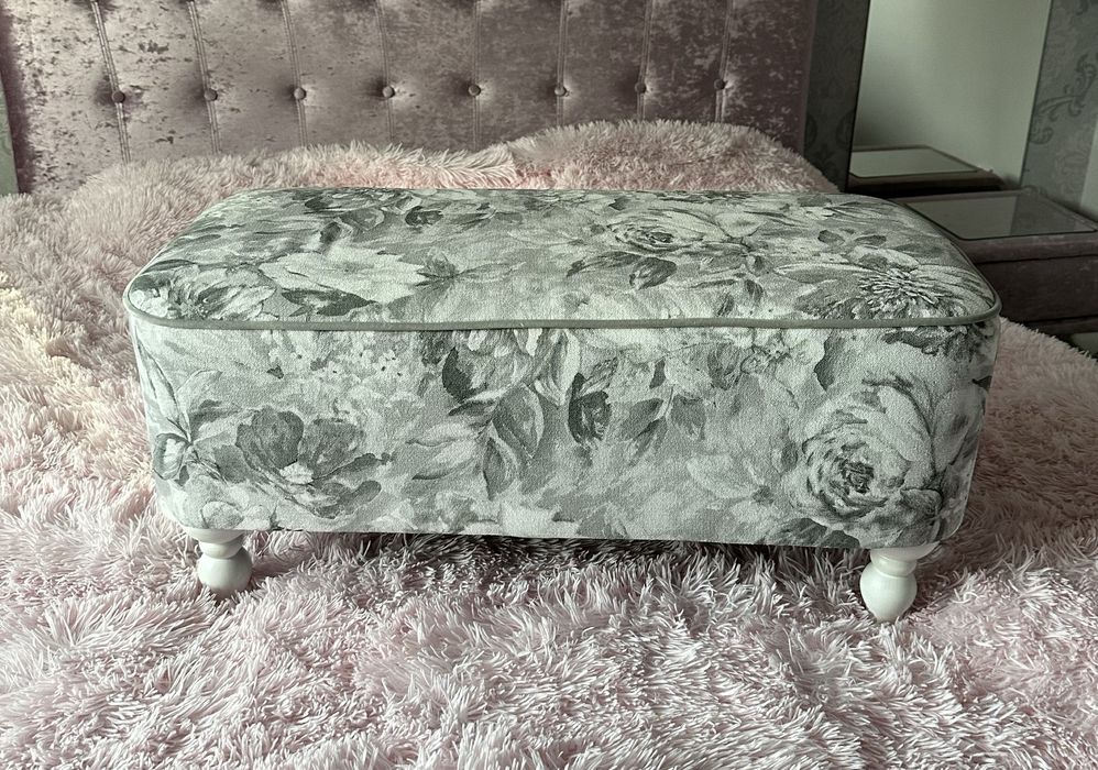 Pufa podłużna kwiecista