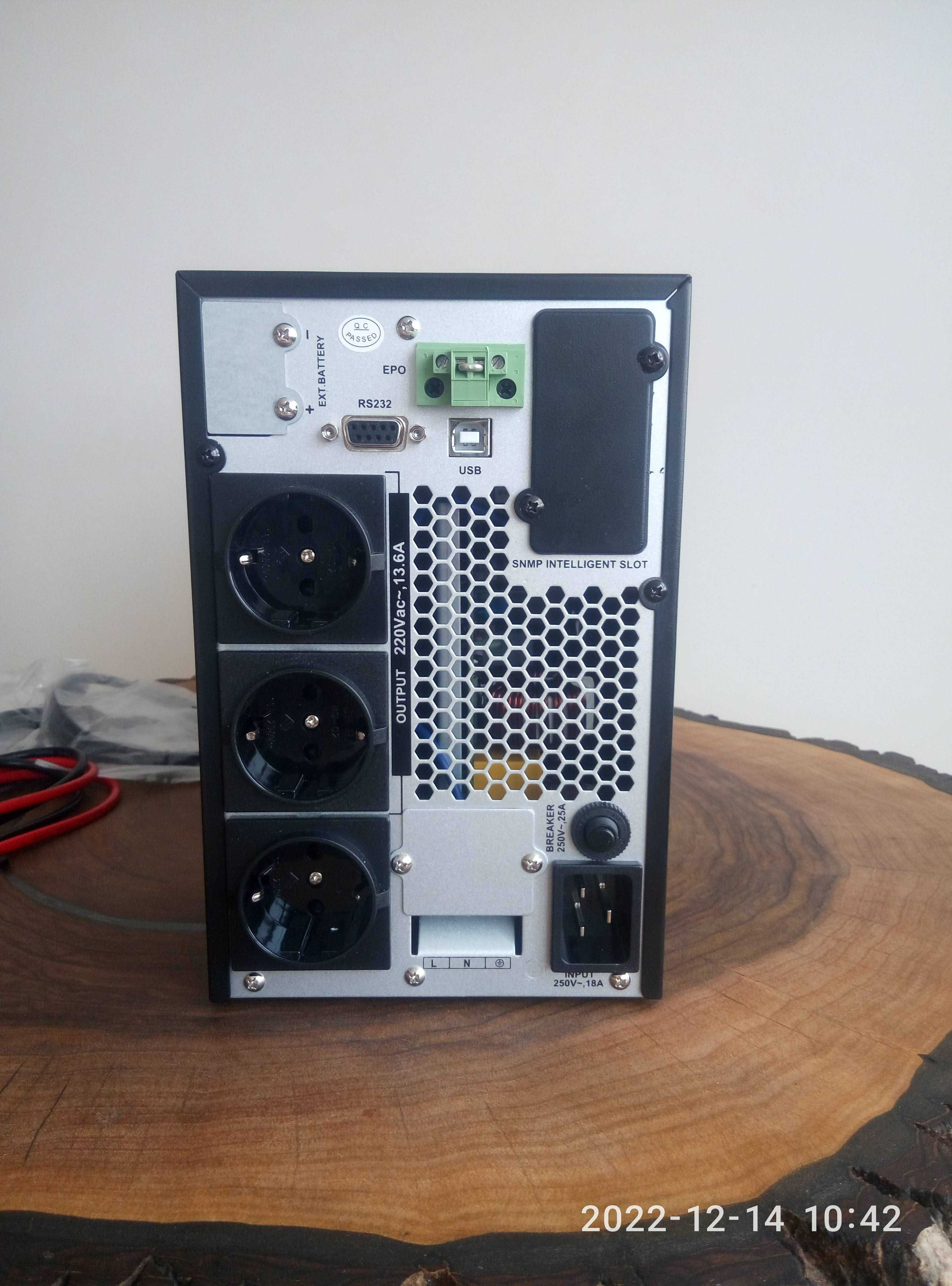 ИБП Svc PT-3KF-lcd 3000VA