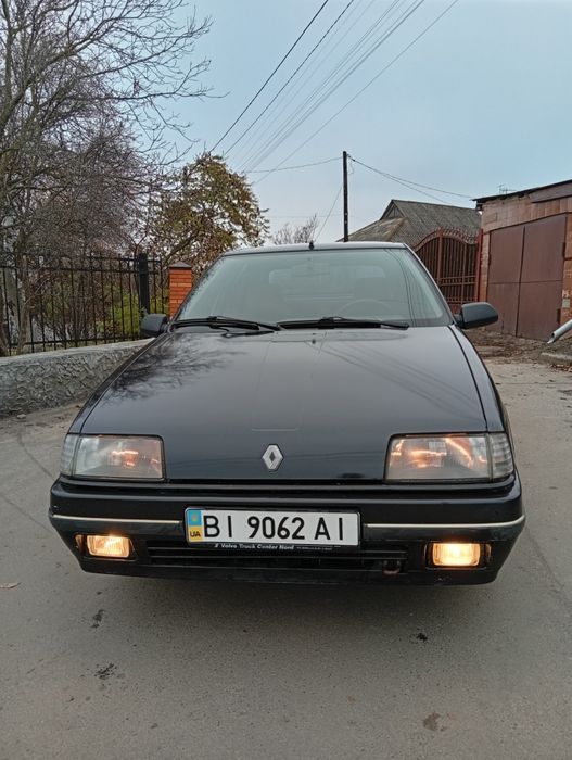 Автомобіль Renault 19