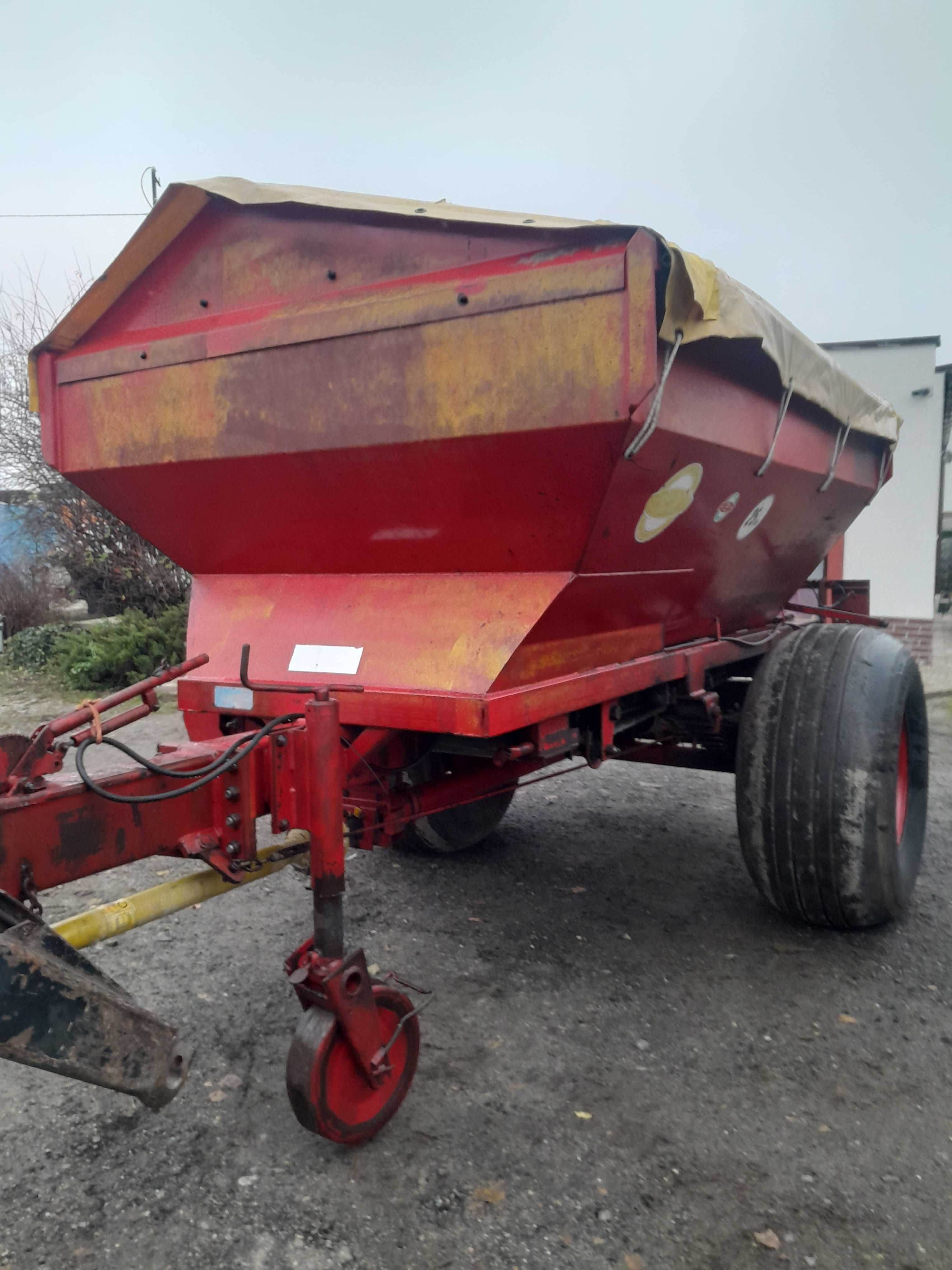 Rozsiewacz wapna Bredal 8 ton