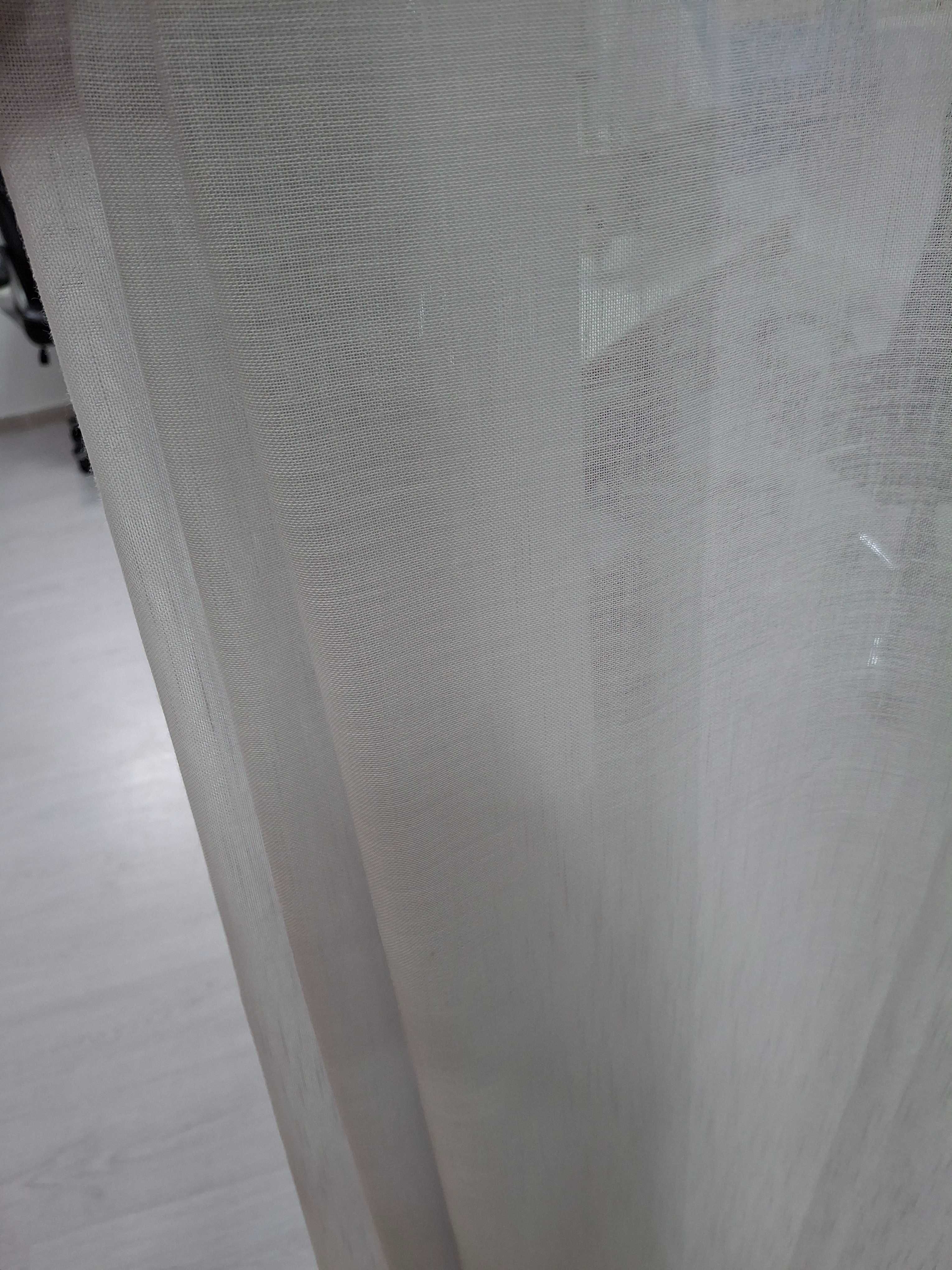 Cortinado cinza claro