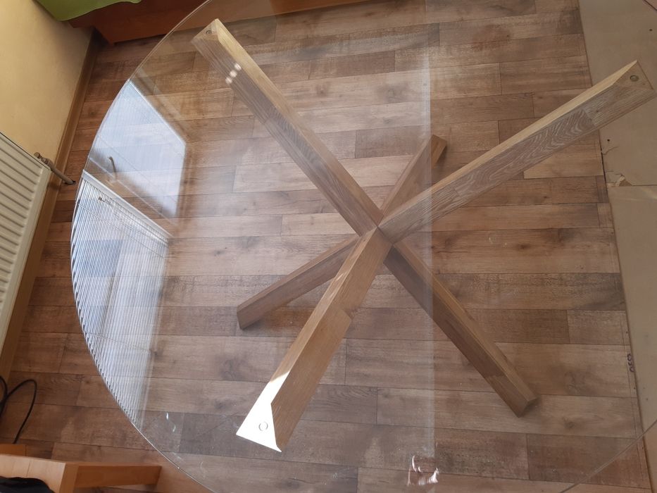 Стіл скляний, кухонний, гостинний.