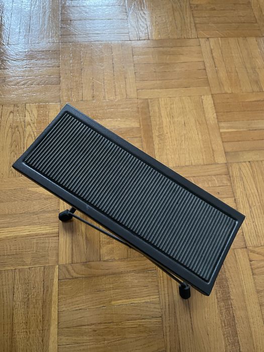 Podnóżek gitarowy