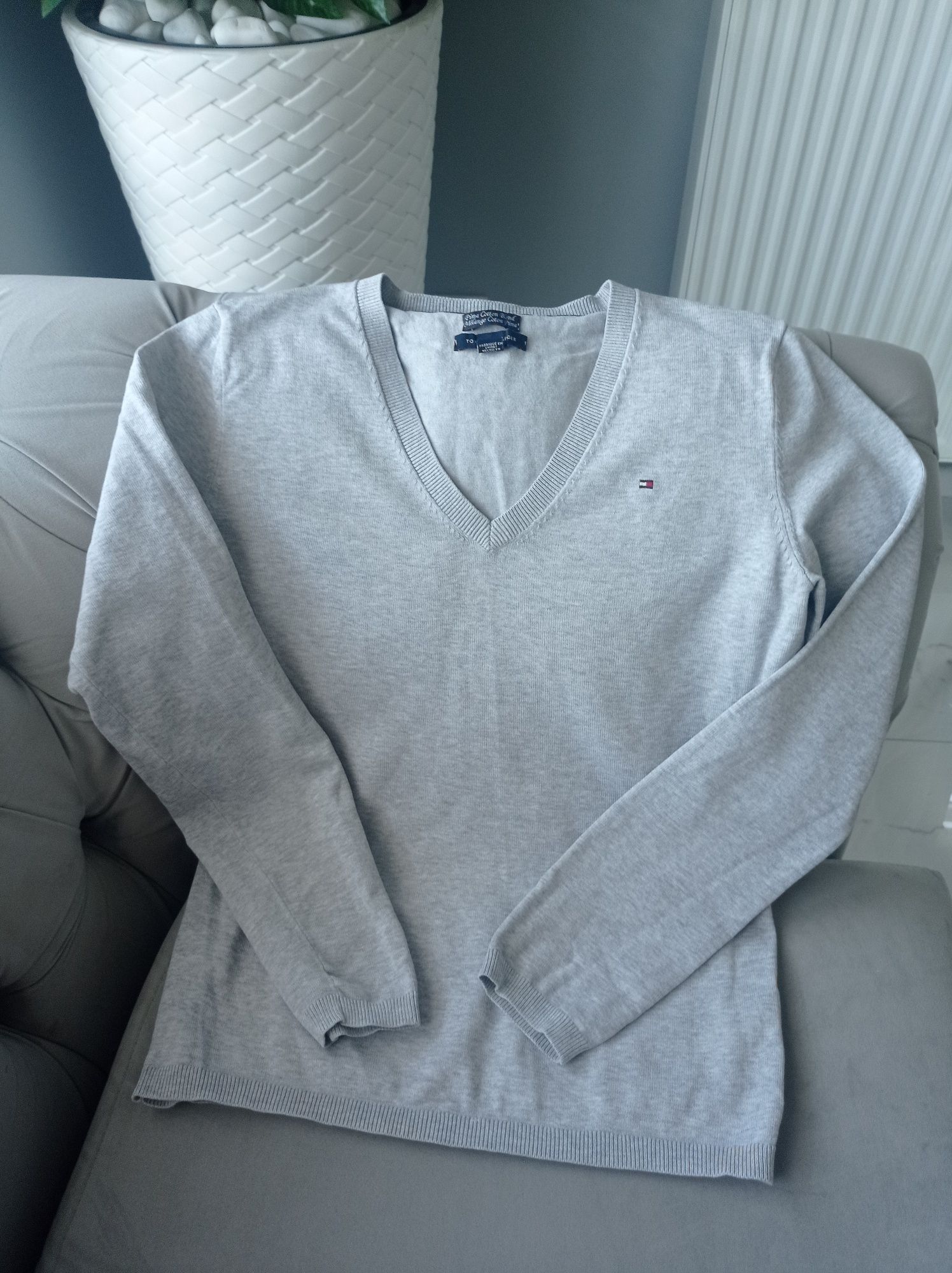 Sweter w serek Tommy Hilfiger s/m szary melanż