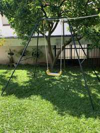 Baloiço de jardim infantil/ criança