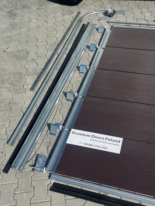 Zestaw kompletnej bramy segmentowej BRAMA SEGMENTOWA Brązowa 3,0x3,0