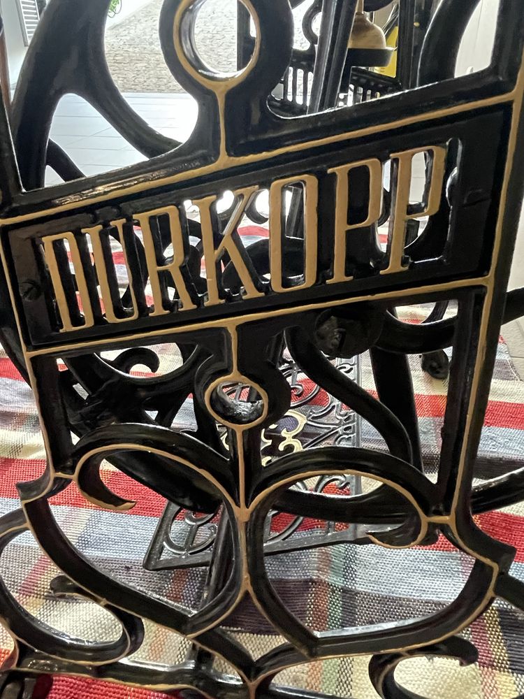 Máquiba de costura sntiga, Durkopp, alemã, restaurada