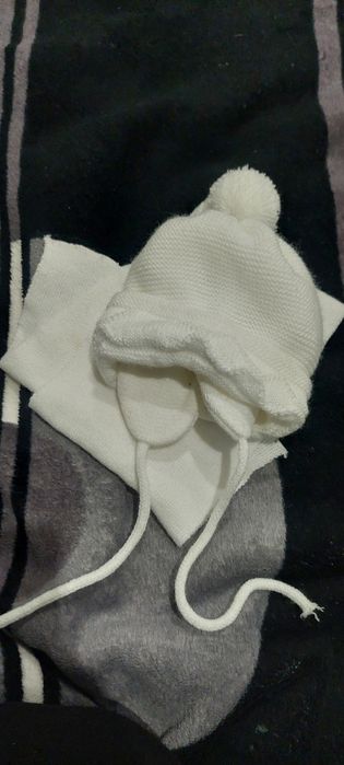 Czapka zimowa z nausznikami i szalikiem dla niemowlaka 0-4 miesiące