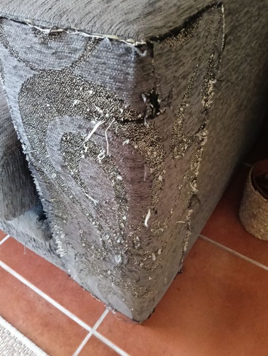 Sofá 3 Lugares, Puff, Tecido Cinza