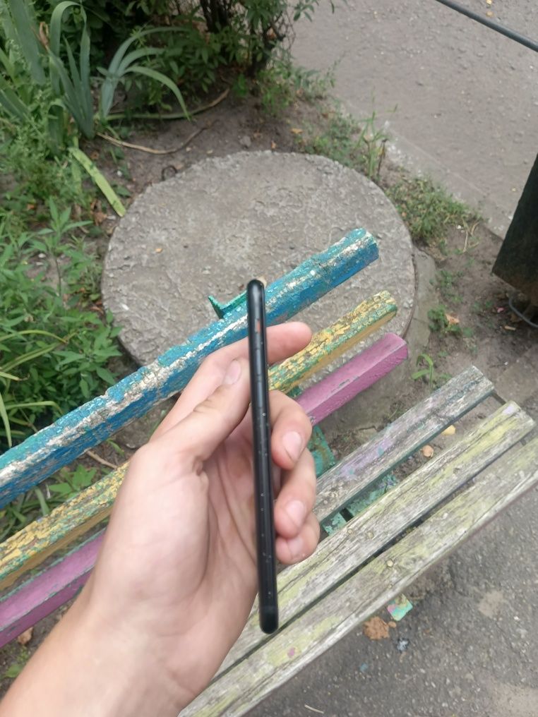 iPhone SE срочно